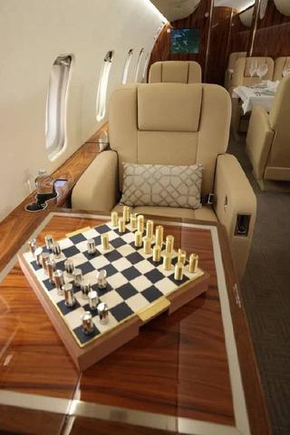 Открыть на весь экран Challenger 850 3